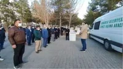 Korona virüsten hayatını kaybeden sağlık çalışanı toprağa verildi Korona virüsten hayatını kaybeden sağlık çalışanı toprağa verildi