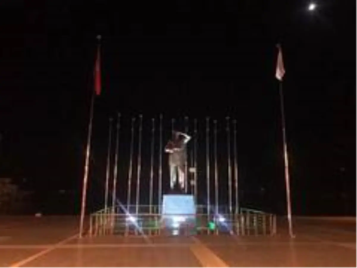 Marmaris'te kısıtlama kurallarına uyuluyor