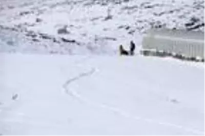 Motosikletle kar keyfi yaptılar Motosikletle kar keyfi yaptılar