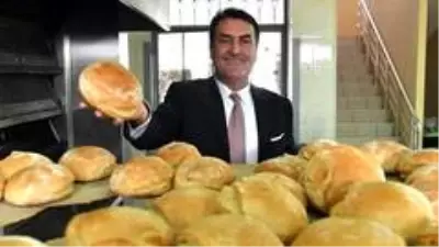 Osmangazi'de her gün 6 bin ekmek dağıtılıyor Osmangazi'de her gün 6 bin ekmek dağıtılıyor