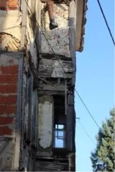 'Perili ev'in perisi yok, ziyaretçisi çok 'Perili ev'in perisi yok, ziyaretçisi çok