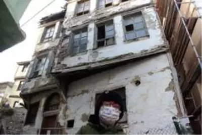 'Perili ev'in perisi yok, ziyaretçisi çok 'Perili ev'in perisi yok, ziyaretçisi çok