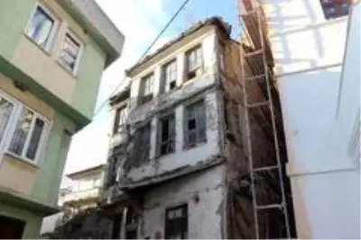 'Perili ev'in perisi yok, ziyaretçisi çok 'Perili ev'in perisi yok, ziyaretçisi çok