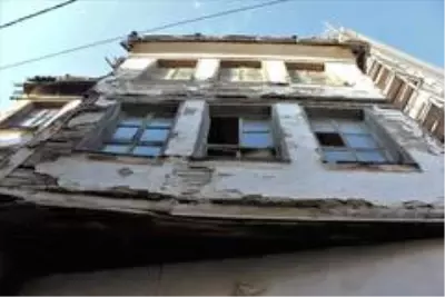 'Perili ev'in perisi yok, ziyaretçisi çok 'Perili ev'in perisi yok, ziyaretçisi çok