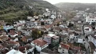 'Perili ev'in perisi yok, ziyaretçisi çok 'Perili ev'in perisi yok, ziyaretçisi çok