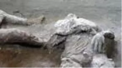 Pompeii'deki kazıda efendi ve kölesinin 'neredeyse mükemmel' korunmuş kalıntıları bulundu Pompeii'deki kazıda efendi ve kölesinin 'neredeyse mükemmel' korunmuş kalıntıları bulundu