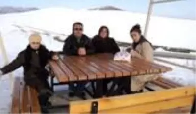 Sağlık çalışanı korona virüsten hayatını kaybetti Sağlık çalışanı korona virüsten hayatını kaybetti