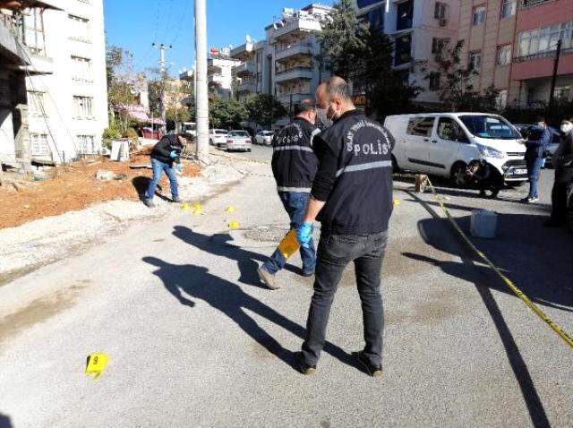 Sevgilisini rahatsız eden kişiyi tabancayla ayaklarından vurarak yaraladı