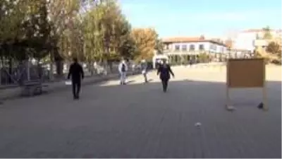 Sınava geç kalınca 'Lütfen abi' diyerek yalvardı