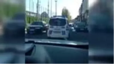 Sınava girerken kimliğini unutan aday için polisler seferber oldu Sınava girerken kimliğini unutan aday için polisler seferber oldu