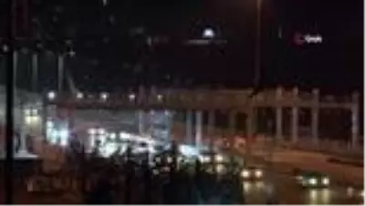 Son dakika haber | Sokağa çıkma kısıtlamasının ikinci gününde 15 Temmuz Şehitler Köprüsü'nde trafik yoğunlaştı Son dakika haber | Sokağa çıkma kısıtlamasının ikinci gününde 15 Temmuz Şehitler Köprüsü'nde trafik yoğunlaştı