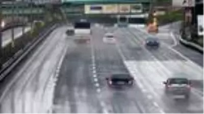 Sokağa çıkma yasağında meydanlar sessizliğe büründü, yollar boş kaldı Sokağa çıkma yasağında meydanlar sessizliğe büründü, yollar boş kaldı