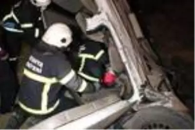 Sulama kanalına düşen otomobildeki 3 kişi yaralandı