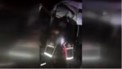 Tırla kamyon çarpıştı: 1 ölü Tırla kamyon çarpıştı: 1 ölü