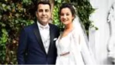 Oyuncu Emre Karayel ve Gizem Demirci evlendi Oyuncu Emre Karayel ve Gizem Demirci evlendi