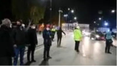 Sokağa çıkma kısıtlamasının başlamasıyla cadde ve sokaklarda sessizlik hakim oldu