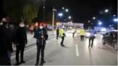 Sokağa çıkma kısıtlamasının başlamasıyla cadde ve sokaklarda sessizlik hakim oldu