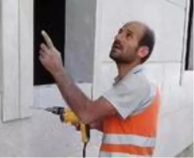 Viranşehir'de inşaat işçisi, elektrik akımına kapılıp, öldü Viranşehir'de inşaat işçisi, elektrik akımına kapılıp, öldü
