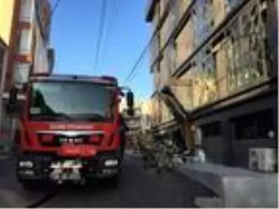 Son dakika haber | Yangın çıkan evde mahsur kalan 5 kişiyi, itfaiyeciler kurtardı