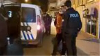 Son dakika haberleri! Yasağa rağmen sokağa çıktı, polisleri ve gazetecileri tehdit etti