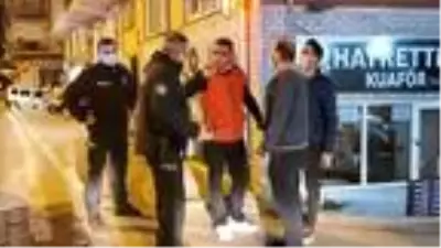 Son dakika haberleri! Yasağa rağmen sokağa çıktı, polisleri ve gazetecileri tehdit etti