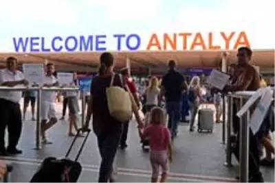 Türkiye 10 ayda yaklaşık 14 milyon ziyaretçi ağırladı Türkiye 10 ayda yaklaşık 14 milyon ziyaretçi ağırladı
