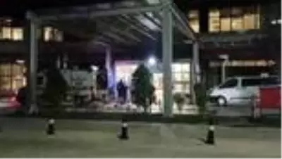 AFYONKARAHİSAR - Apartmanlarından üzerlerine şişe atılması nedeniyle çıkan kavgada yaralandılar