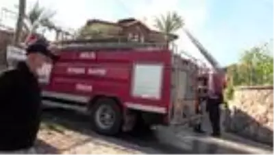 Son Dakika | Alanya'da çatı katında çıkan yangın söndürüldü Son Dakika | Alanya'da çatı katında çıkan yangın söndürüldü