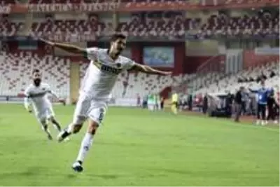 Alanyaspor liderliği bırakmadı Alanyaspor liderliği bırakmadı