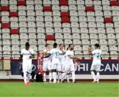 Alanyaspor liderliği bırakmadı Alanyaspor liderliği bırakmadı