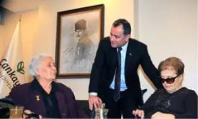Alper Taşdelen Öğretmenler Günü'nü kutladı Alper Taşdelen Öğretmenler Günü'nü kutladı