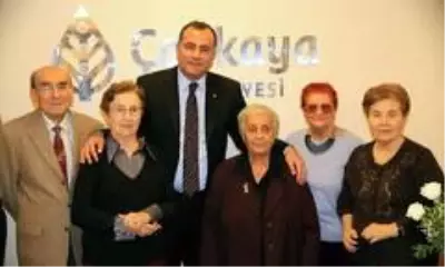 Alper Taşdelen Öğretmenler Günü'nü kutladı Alper Taşdelen Öğretmenler Günü'nü kutladı