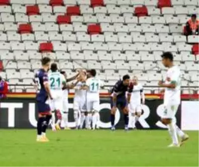 Son dakika haber: Antalyaspor'un 3 puan hasreti, 6 haftaya yükseldi Son dakika haber: Antalyaspor'un 3 puan hasreti, 6 haftaya yükseldi
