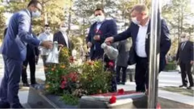Aybüke öğretmen mezarı başında anıldı Aybüke öğretmen mezarı başında anıldı