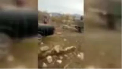 Azerbaycan askerinden 'beyaz bayrak' hassasiyeti Azerbaycan askerinden 'beyaz bayrak' hassasiyeti
