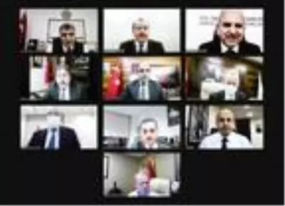Bakan Koca 10 ilin sağlık müdürü ile görüştü Bakan Koca 10 ilin sağlık müdürü ile görüştü