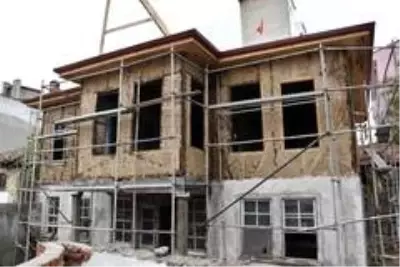 Balıkesir'de tarihi yapılar restore ediliyor Balıkesir'de tarihi yapılar restore ediliyor