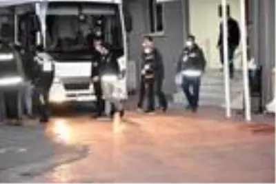 Menemen Belediye Başkanı ve diğer şüpheliler adliyede Menemen Belediye Başkanı ve diğer şüpheliler adliyede