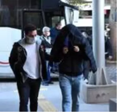 Başkan Aksoy'un da aralarında olduğu 26 şüpheli adliyede (2) Başkan Aksoy'un da aralarında olduğu 26 şüpheli adliyede (2)