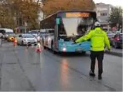 Beyoğlu'nda toplu taşıma araçlarına koronavirüs denetimi Beyoğlu'nda toplu taşıma araçlarına koronavirüs denetimi