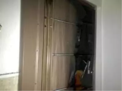 Boşanmak isteyen eşine kızıp evi yakmak istedi Boşanmak isteyen eşine kızıp evi yakmak istedi