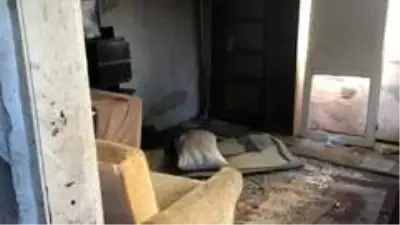 Ahşap ev alevlere teslim oldu Ahşap ev alevlere teslim oldu