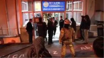 Cerrahpaşa'da yangın! Çok sayıda hasta dumandan etkilendi Cerrahpaşa'da yangın! Çok sayıda hasta dumandan etkilendi