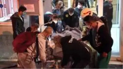 Cerrahpaşa'da yangın! Çok sayıda hasta dumandan etkilendi Cerrahpaşa'da yangın! Çok sayıda hasta dumandan etkilendi