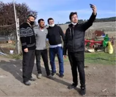Düğün takılarıyla telefon alıp YouTuber oldu Düğün takılarıyla telefon alıp YouTuber oldu