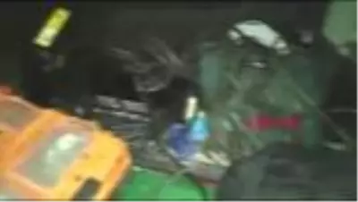 'Dur' ihtarına uymayıp kaçmaya çalışan hırsızlık zanlıları yakalandı 'Dur' ihtarına uymayıp kaçmaya çalışan hırsızlık zanlıları yakalandı