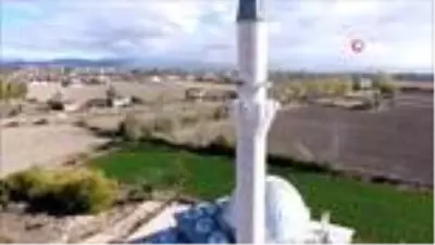 Eğitimci başkandan cami minaresine öğrenciler için Wi-Fi Eğitimci başkandan cami minaresine öğrenciler için Wi-Fi