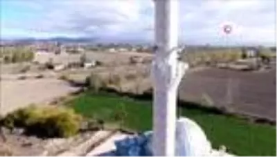 Eğitimci başkandan cami minaresine öğrenciler için Wi-Fi Eğitimci başkandan cami minaresine öğrenciler için Wi-Fi