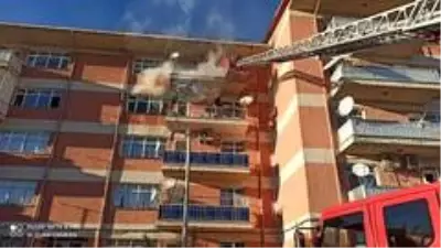 - Elazığ'da yangın, 6 kişi dumandan etkilendi - Elazığ'da yangın, 6 kişi dumandan etkilendi