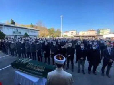 Eski belediye başkanı Aziz Duran son yolculuğuna uğurlandı Eski belediye başkanı Aziz Duran son yolculuğuna uğurlandı